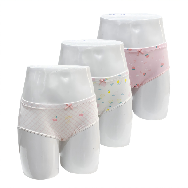 Girls' printed briefs